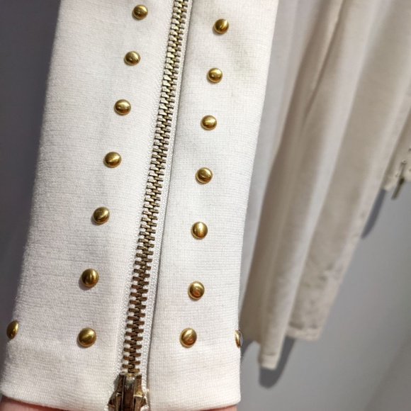 White dress - Picture 2 of 4